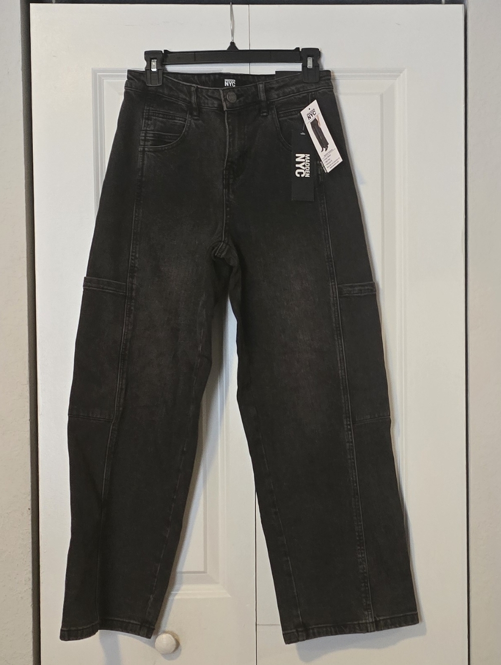 Women's Black Straight-Leg Jeans